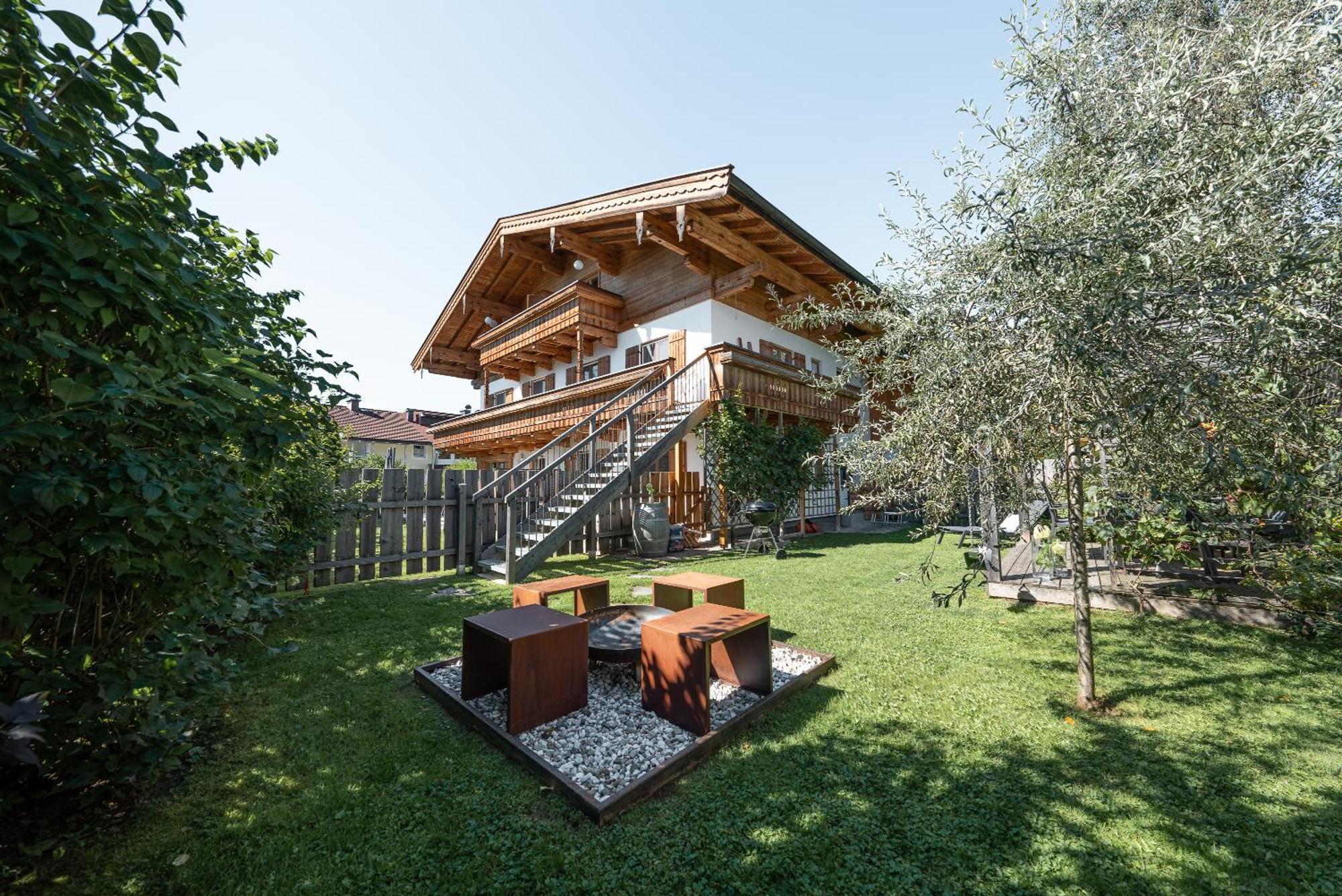 Bewegte Berge Apartments Saalfelden Exterior photo