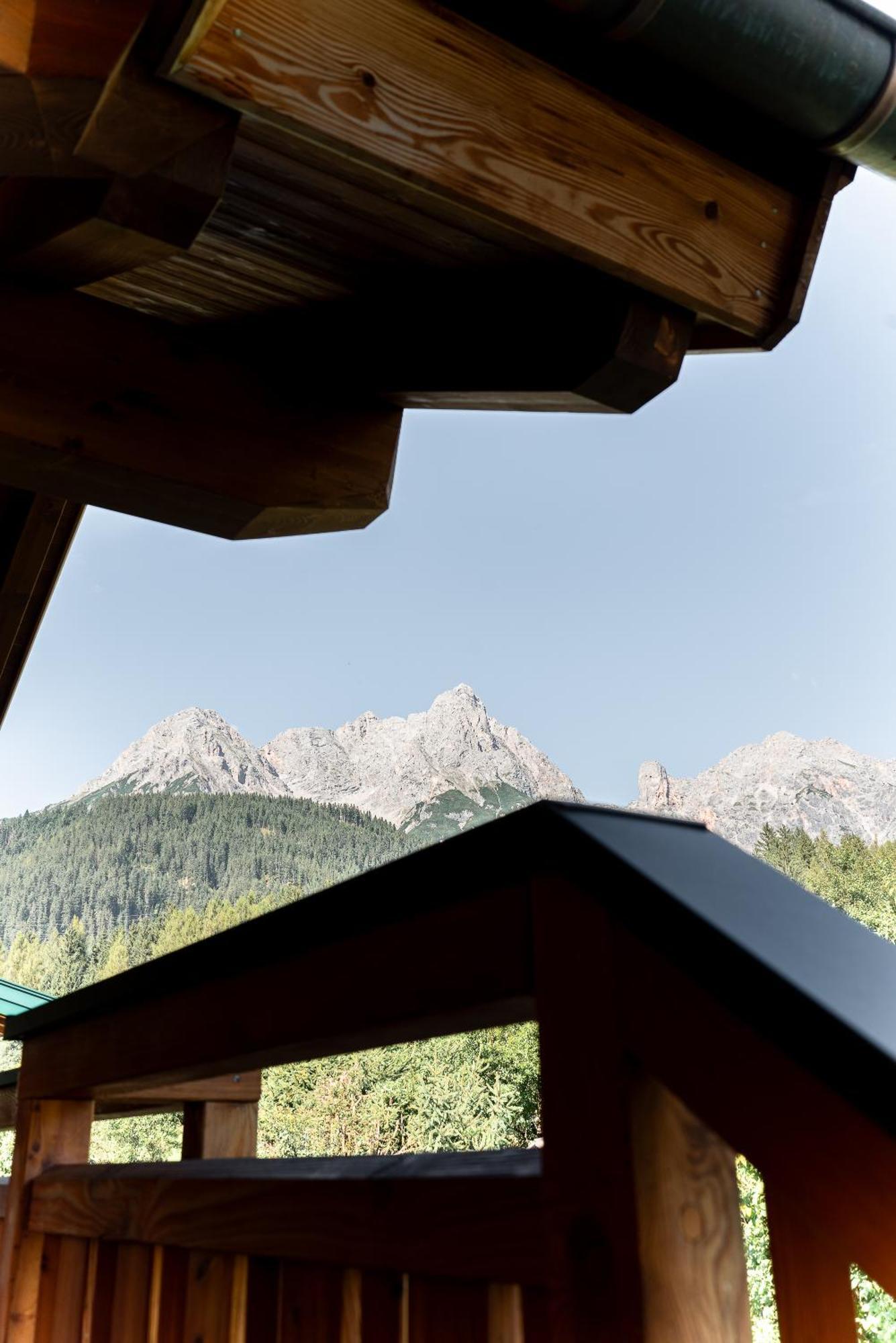 Bewegte Berge Apartments Saalfelden Exterior photo
