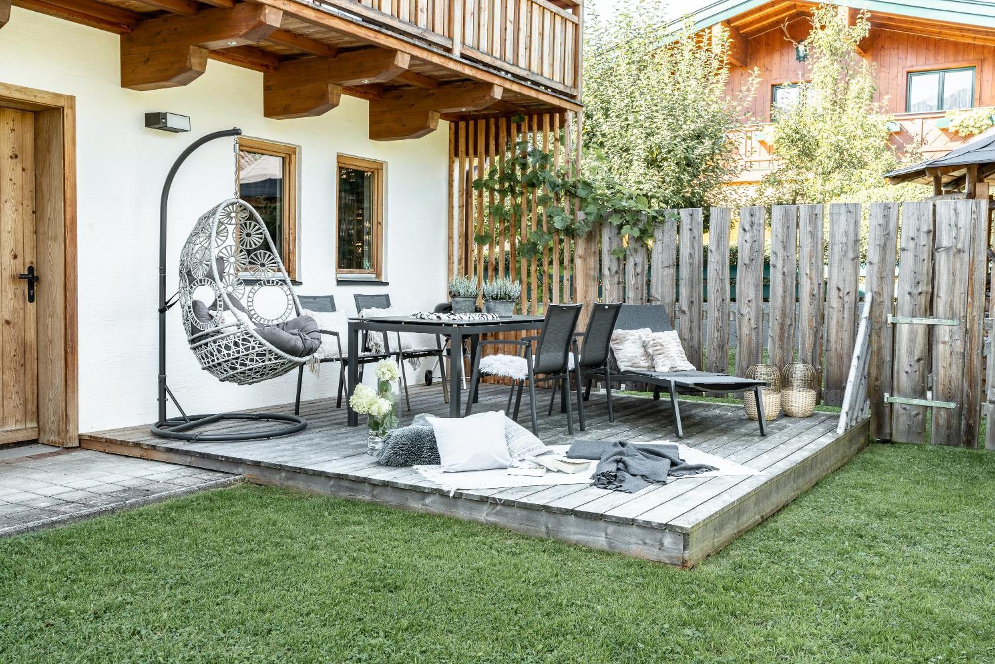 Bewegte Berge Apartments Saalfelden Exterior photo